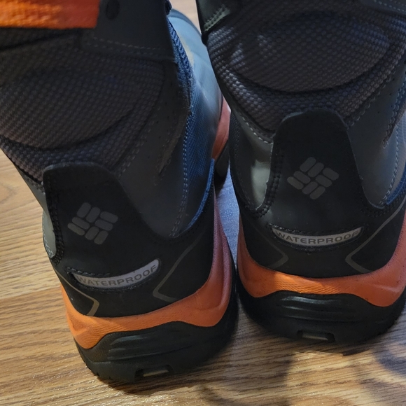 Columbia Bugaboot Plus Cold Weather Boot, 9.5 - Picture 4 of 11